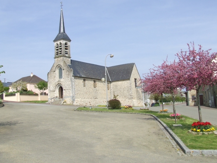 Crennes sur Fraubee, Eglise - Crennes-sur-Fraubée