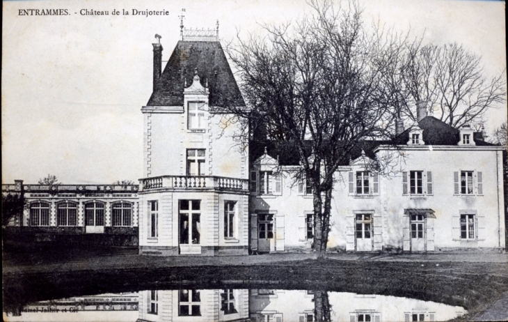 Château de la Drujoterie, vers 1909 (carte postale ancienne). - Entrammes