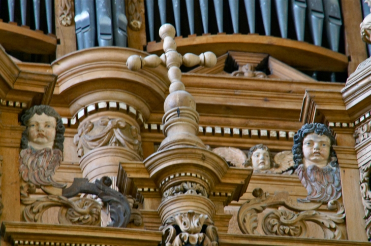 Détail : orgue de la Basilique. - Évron