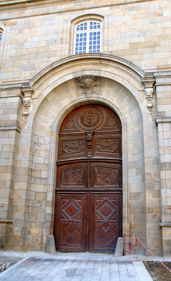 Entrée : Soeurs de la Charité Notre Dame d'Evron. - Évron