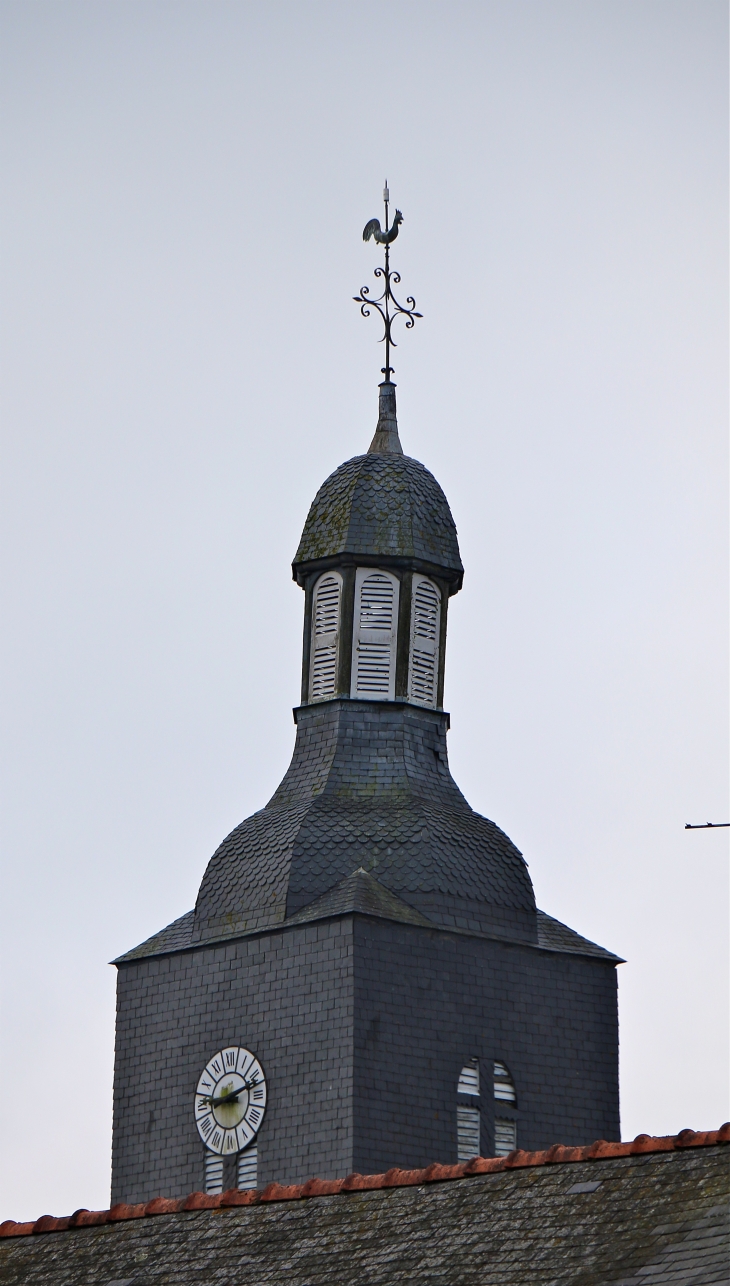 Le clocher de l'église Saint Siméon - L'Huisserie