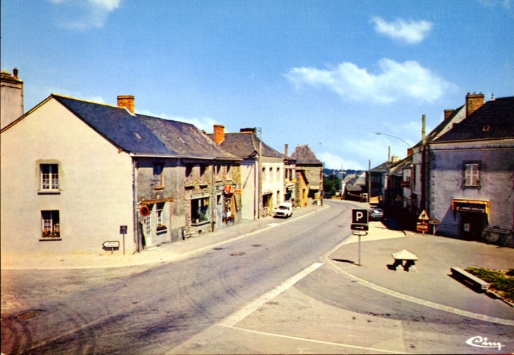 Le bourg (carte postale de 1990). - La Baconnière