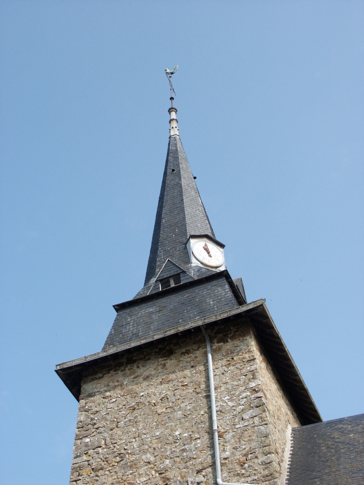 Le clocher de l'église Saint Martin. - La Bigottière