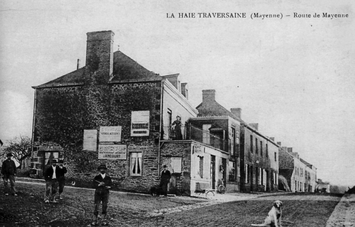 Route de Mayenne, debut XXe siècle (carte postale ancienne). - La Haie-Traversaine