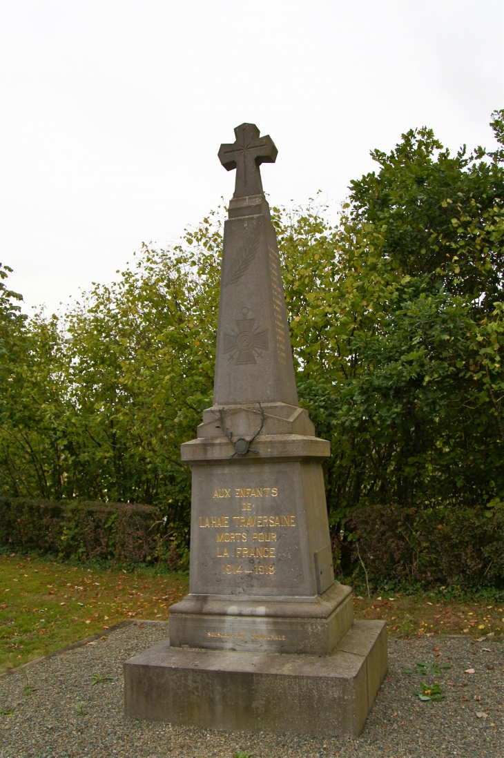 Le Monument aux Morts - La Haie-Traversaine