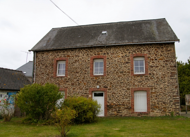 Maison du village. - La Haie-Traversaine