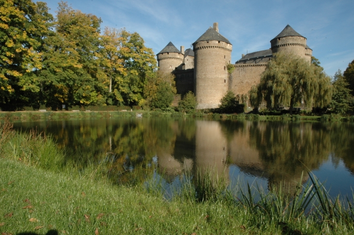 Chateau de Lassay - Lassay-les-Châteaux