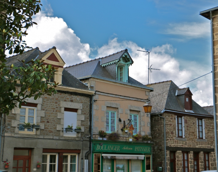 Dans le village - Lassay-les-Châteaux