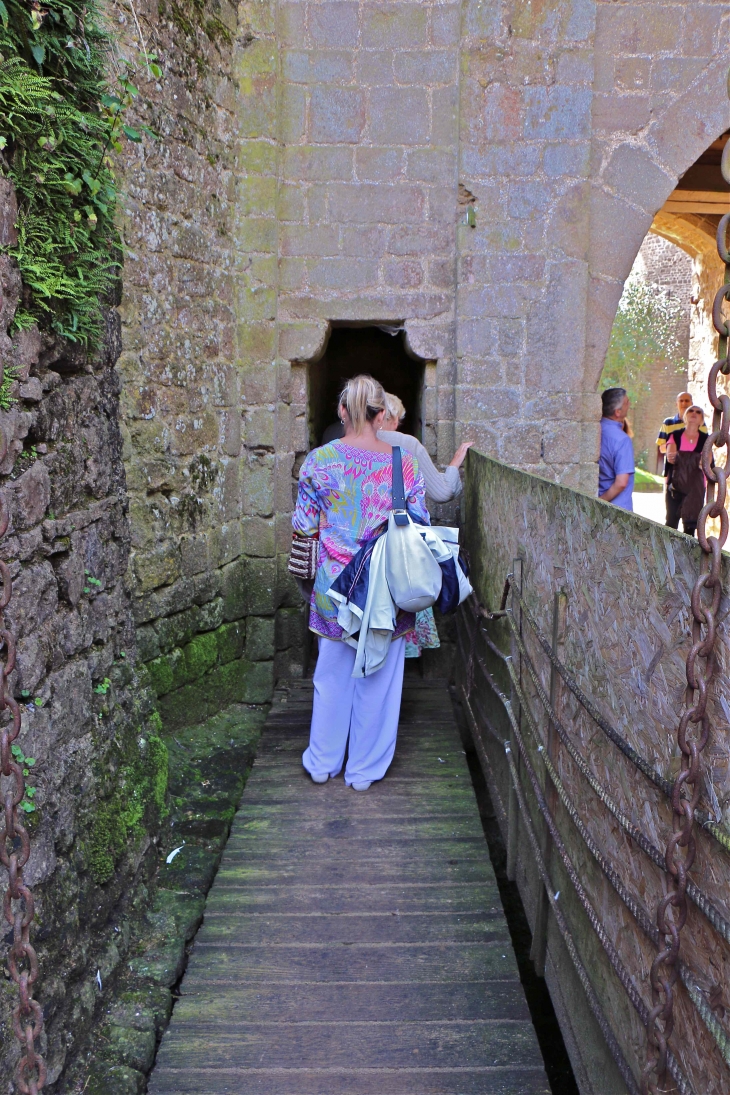 Depuis la cour du château - Lassay-les-Châteaux