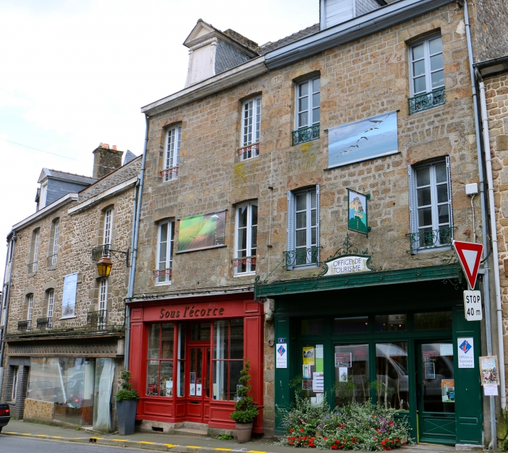 Dans le village - Lassay-les-Châteaux