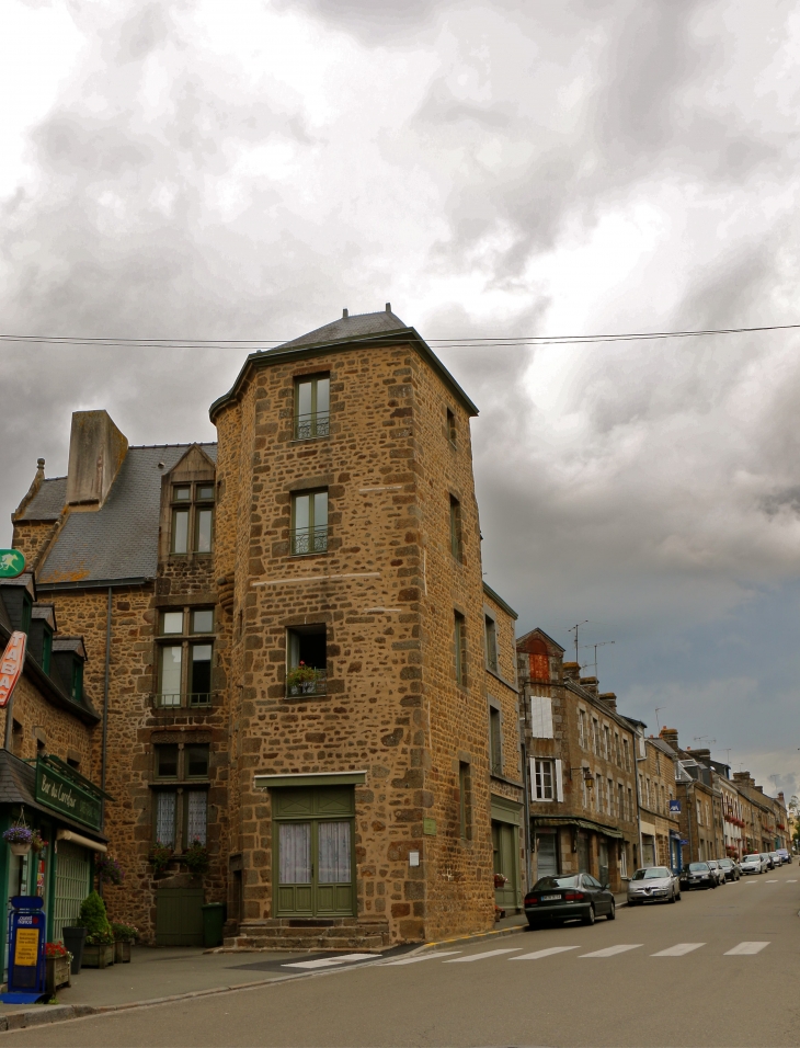 Dans le village - Lassay-les-Châteaux