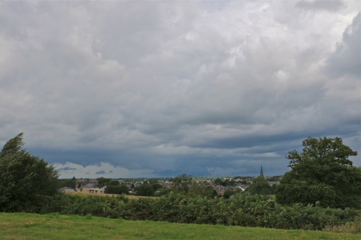 Vue sur le village - Lassay-les-Châteaux