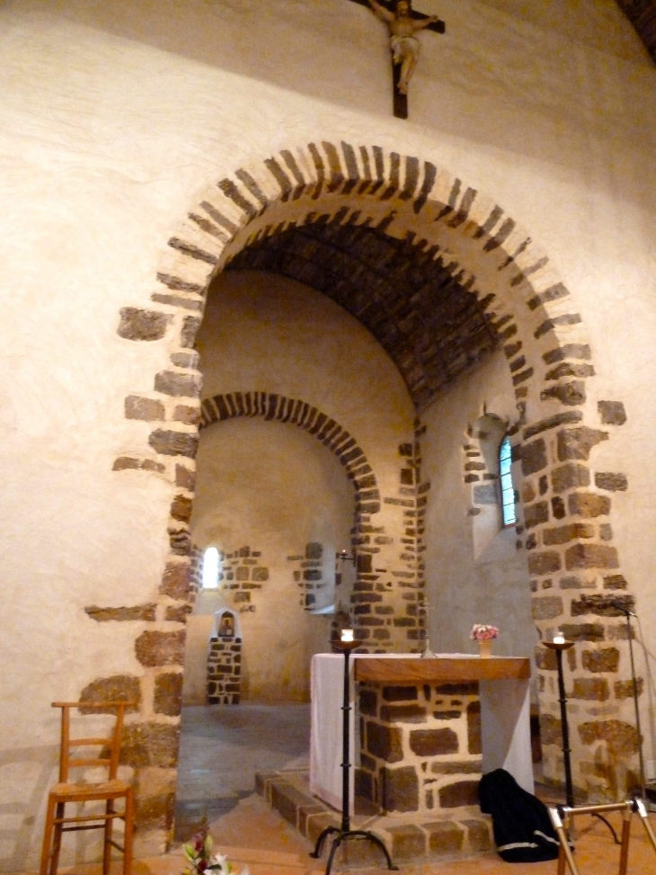 Grenoux : Intérieur de l'église Saint-Sulpice - Laval