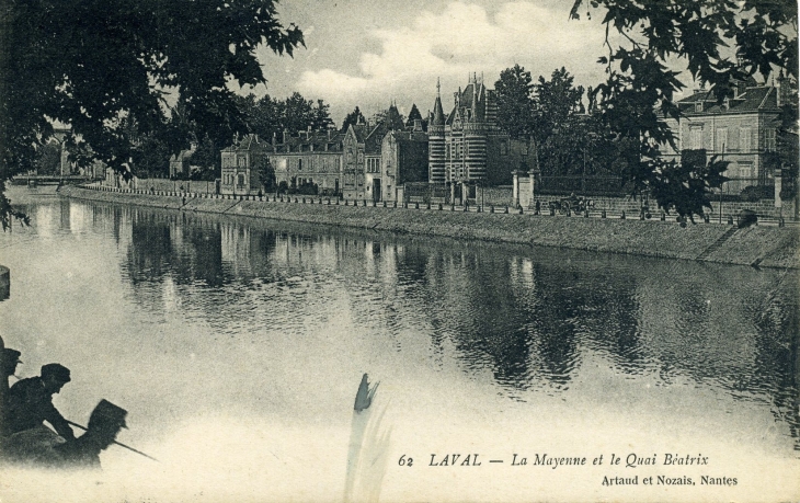 La Mayenne et le Quai Béatrix (carte postale de 1930) - Laval