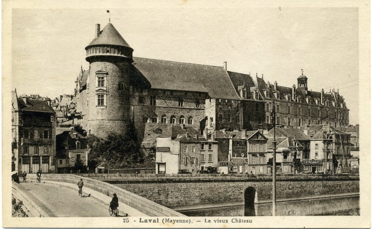 Le Vieux Château (carte postale de 1930) - Laval