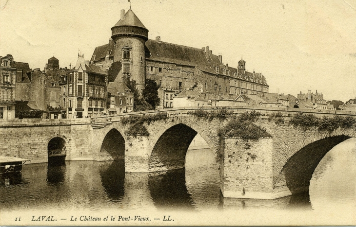 Le Château et le Pont-Vieux (carte postale de 1905) - Laval