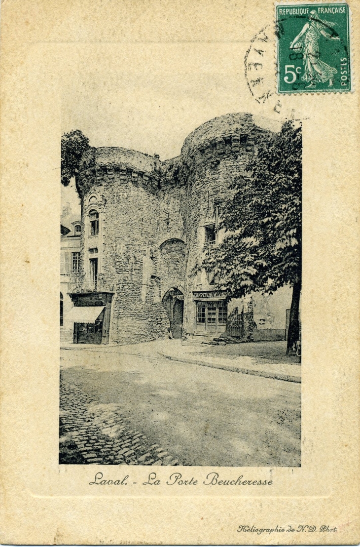 La porte Beucheresse (carte postale de 1911) - Laval