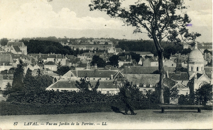 Vue au jardin de la Perrine (carte postale de 1913) - Laval