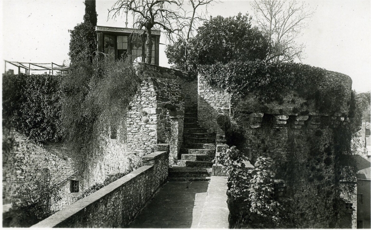 Porte Rennaise. Ancienne Fortification (carte postale de 1950) - Laval