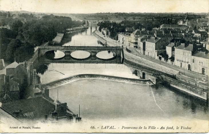 Panorama de la Ville - Au fond, le Viaduc (carte postale de 1914) - Laval