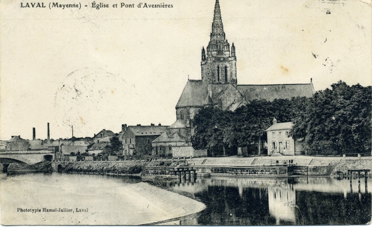 Eglise et Pont d'Avesnières (carte postale de 1912) - Laval