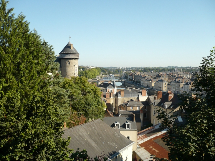 Vue sur la ville des jardins de la Perrine - Laval