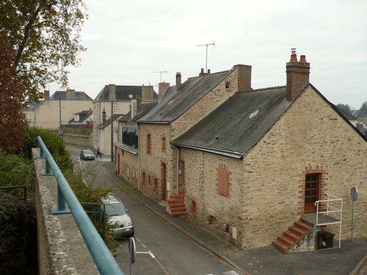 Rue de la Croix de Pierre. - Laval