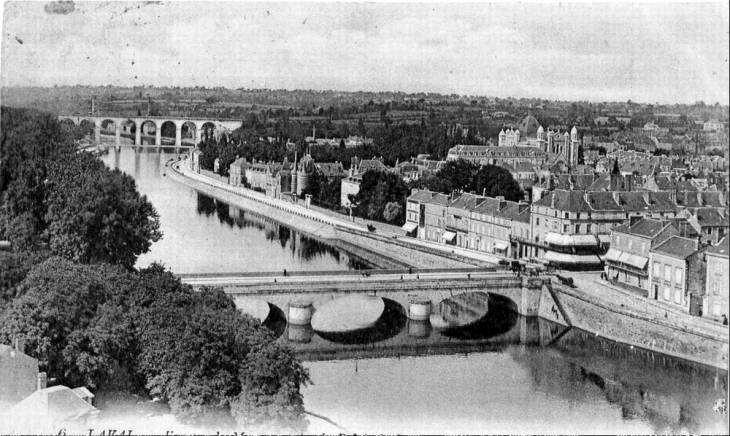 Vue sur la ville et la mayenne (carte postale ancienne) - Laval