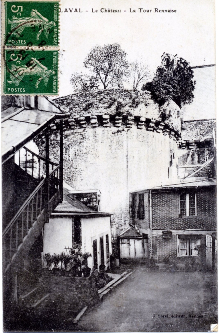 Le château, la tour rennaise, vers 1918 (carte postale ancienne). - Laval