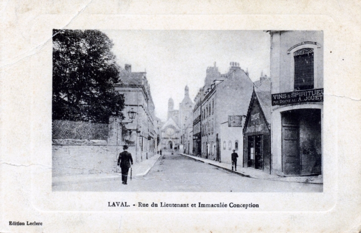 Rue du Lieutenant et Immaculée Conception, vers 1915 (carte postale ancienne). - Laval