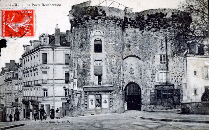 La Porte Beucheresse, vers 1908 (carte postale ancienne). - Laval