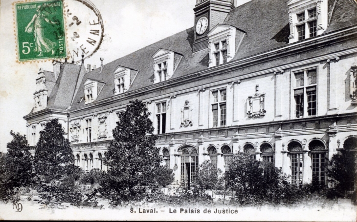 Le Palais de Justice, vers 1916 (carte postale ancienne). - Laval