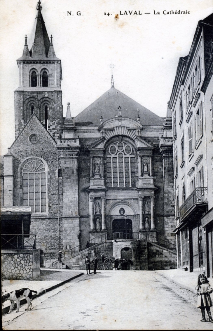 La Cathédrale, vers 1913 (carte postale ancienne). - Laval