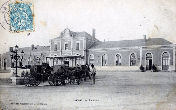 La Gare, vers 1905 (carte postale ancienne). - Laval