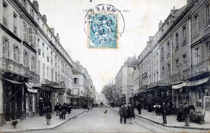 La Rue de la Paix, vers 1905 (carte postale ancienne). - Laval