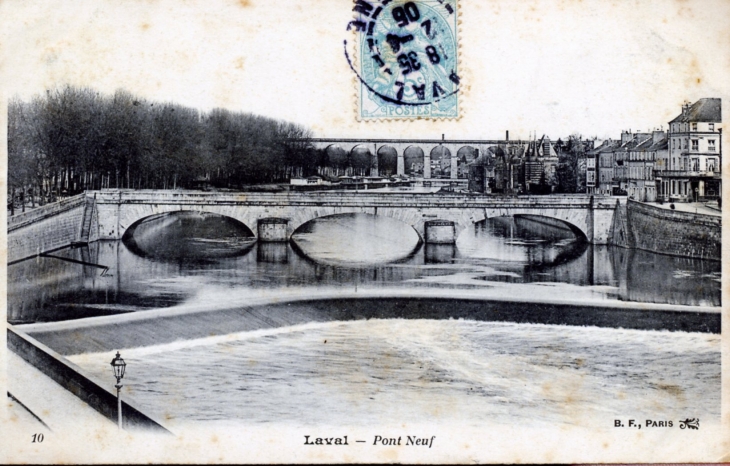 Pont-Neuf, vers 1905 (carte postale ancienne). - Laval