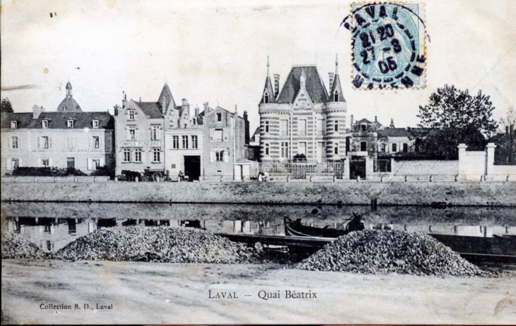 Quai Béatrix, vers 1905 (carte postale ancienne). - Laval