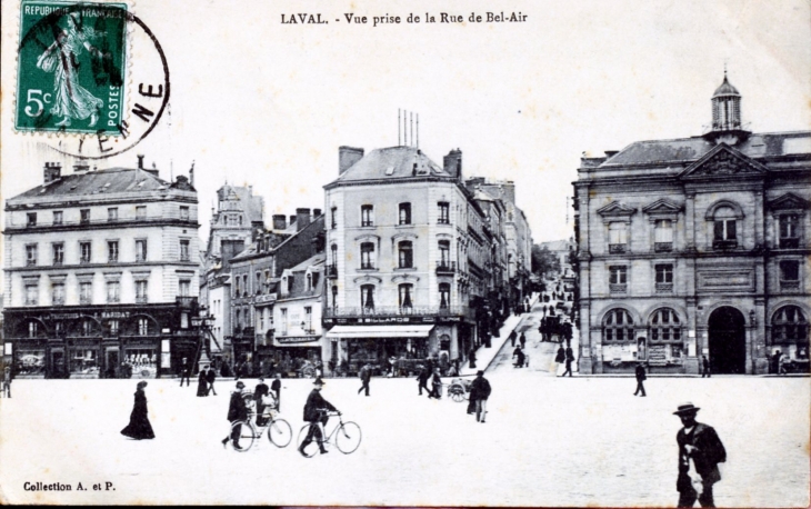 Vue prise de la rue de Bel-Air, vers 1905 (carte postale ancienne). - Laval