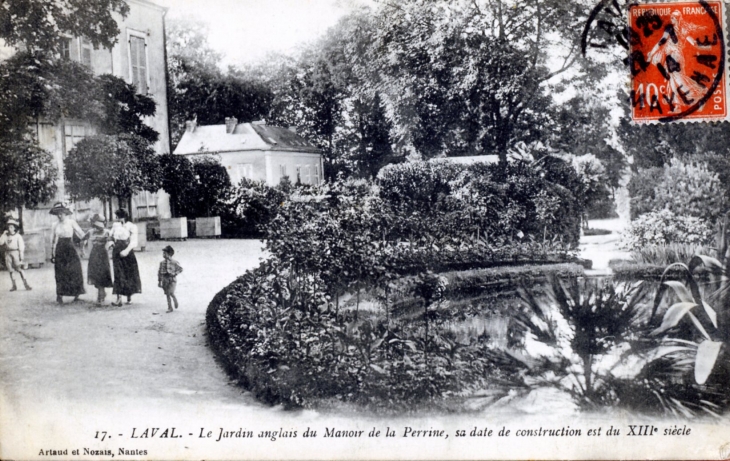 Le Jardin anglais du Manoir de la Perrine, sa date de construction est du XIIIe siècle, vers 1905 (carte postale ancienne). - Laval