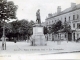 Photo précédente de Laval Statue d'Ambroise Paré - Les Promenades, vers 1905 (carte postale ancienne).