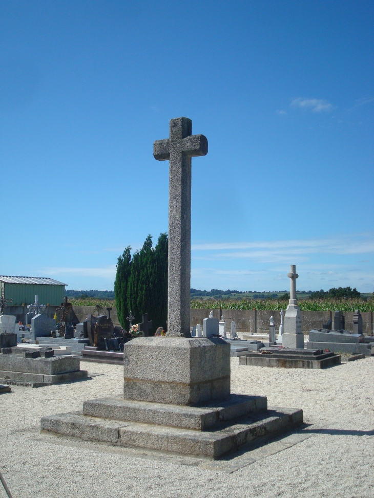 Croix du cimetière - Le Ribay