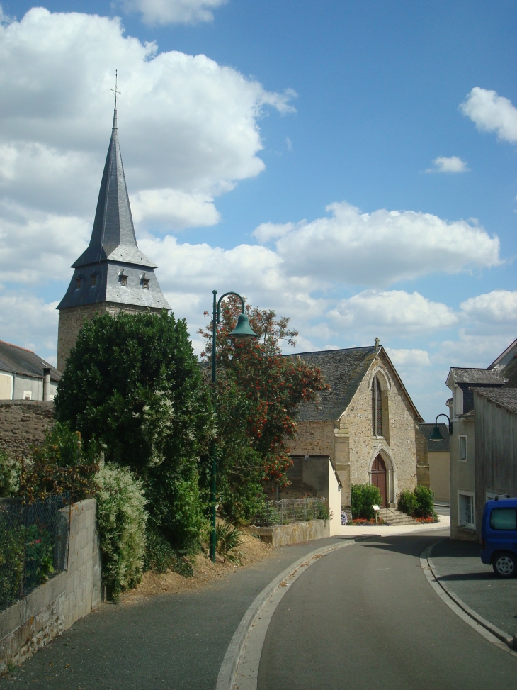 Eglise Saint-Aubin (XIè,XIIè, XVè, et XVIè siècles) - Loigné-sur-Mayenne