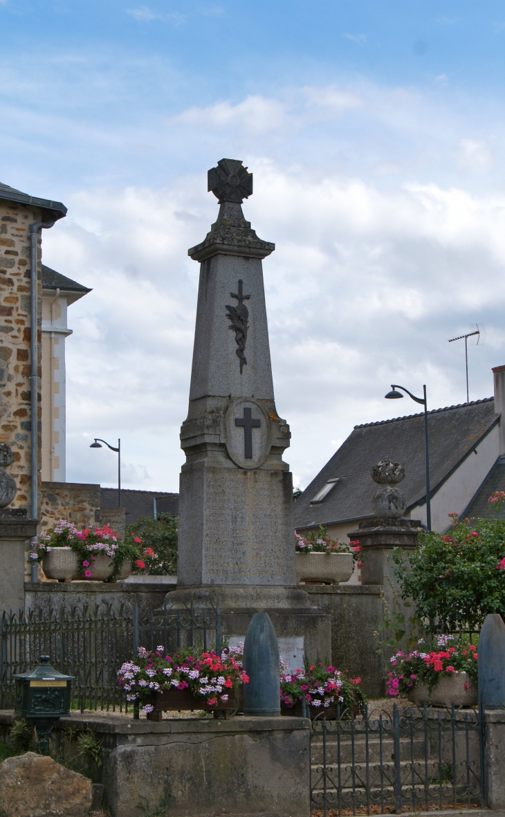 Le Monument aux Morts - Maisoncelles-du-Maine