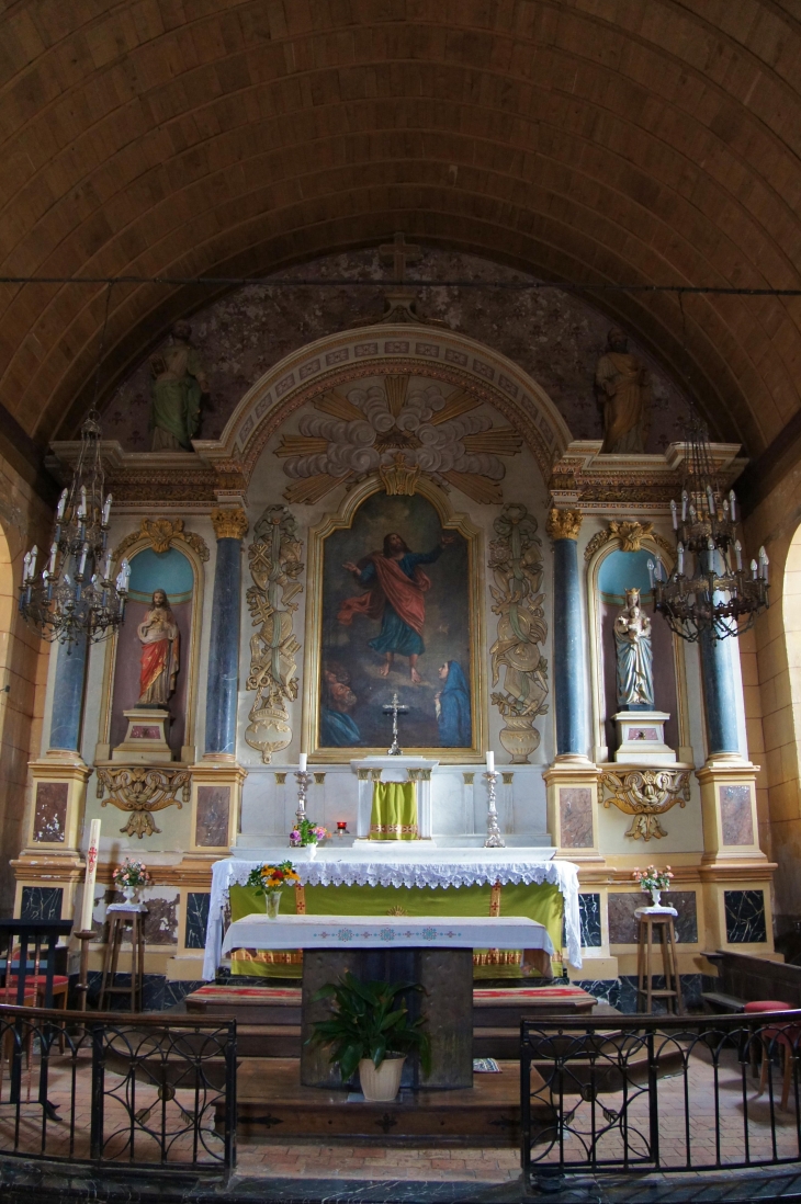 Le choeur de l'église Saint Pierre. - Maisoncelles-du-Maine