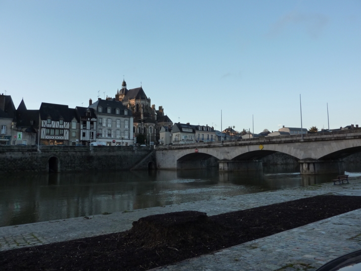 Mayenne - pont sur la Mayenne