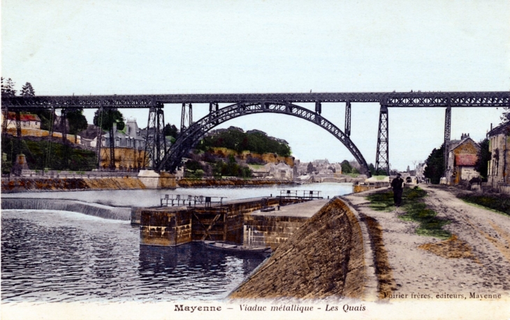 Viaduc métallique, les Quais, vers 1920 (carte postale ancienne). - Mayenne