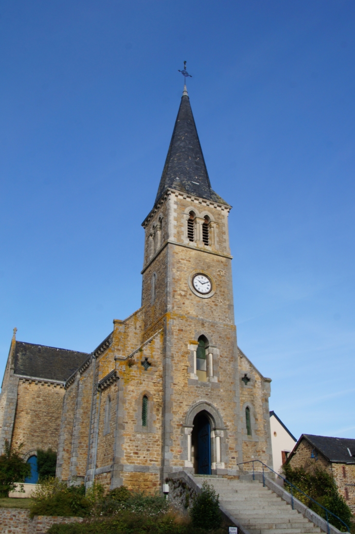 L'église Saint Martin du XIXe siècle. - Montflours