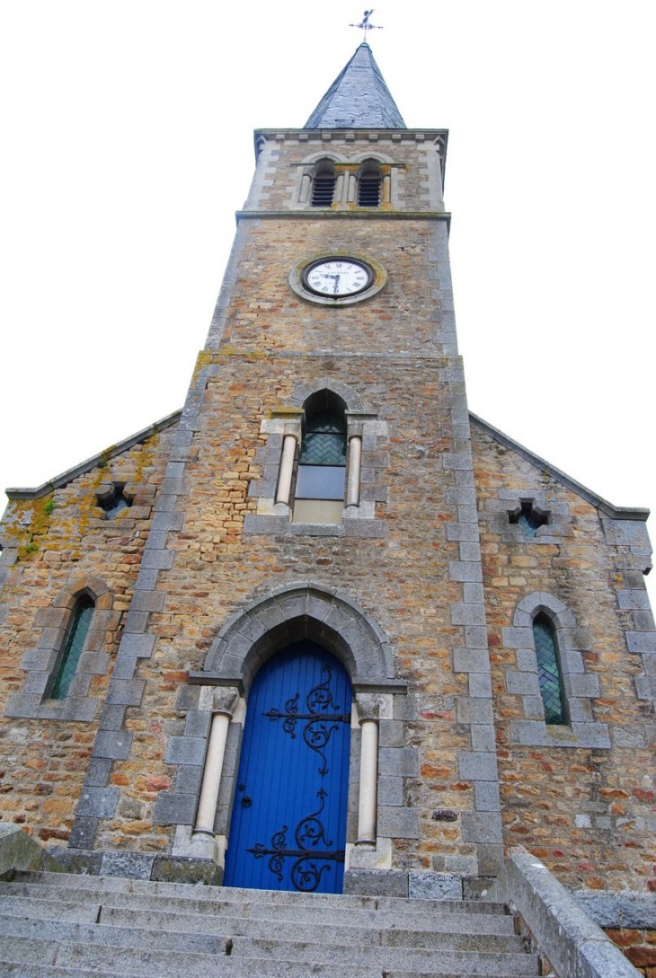 Entrée Eglise - Montflours