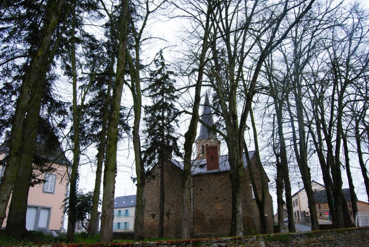 Arrière de l'Eglise - Montflours