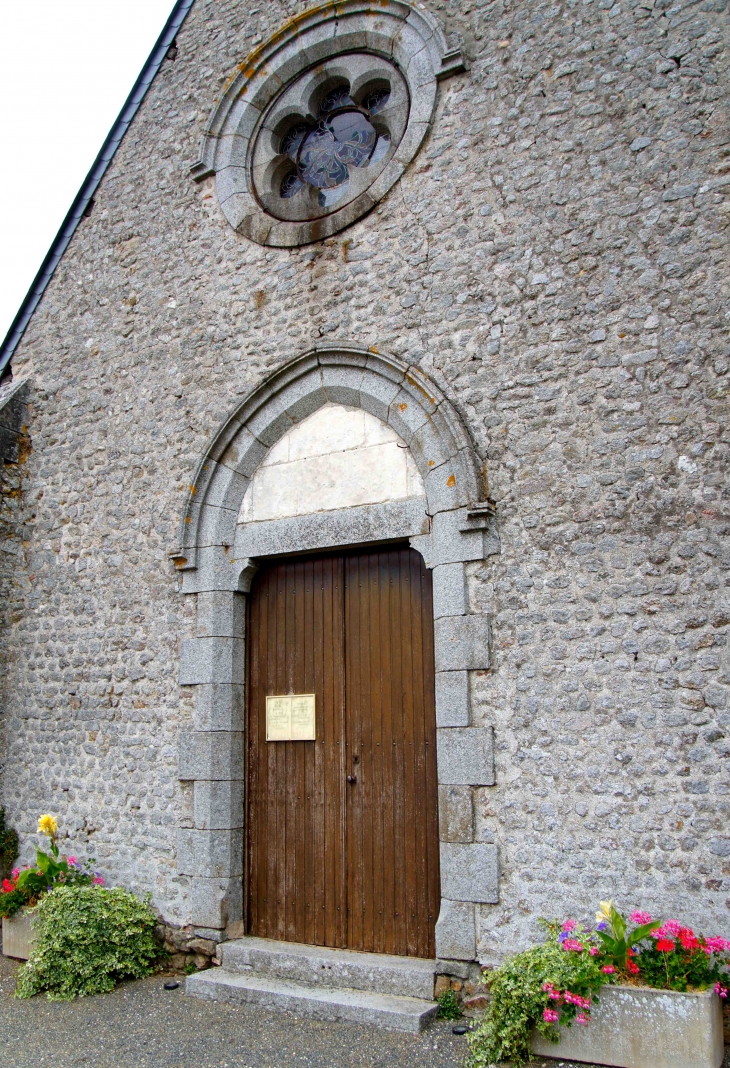 Le portail de l'église Saint Martin. - Moulay